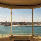 Dopo qualche altro gradino ci ritroviamo all�interno della cupola a vetri...